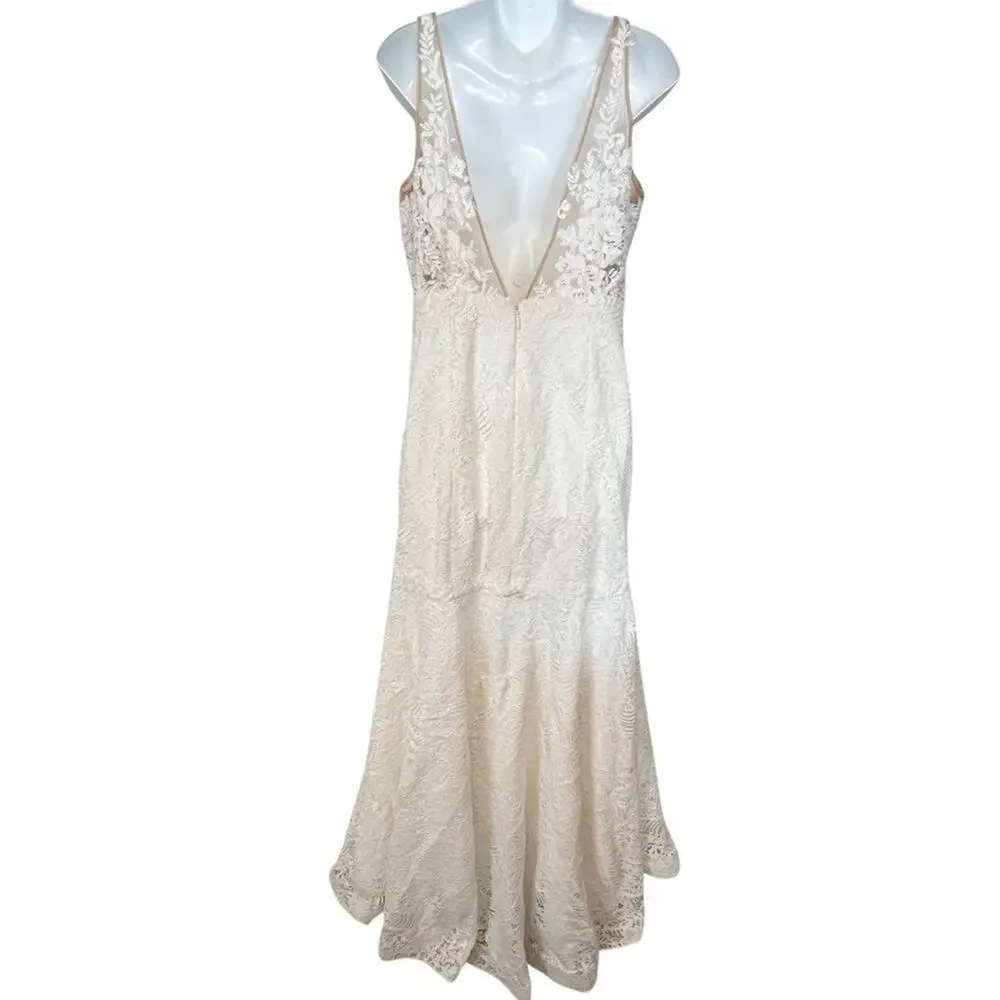 Melissa Sweet Ivory Lace V-Neck Trumpet Wedding Gown - Picture 13 of 16
